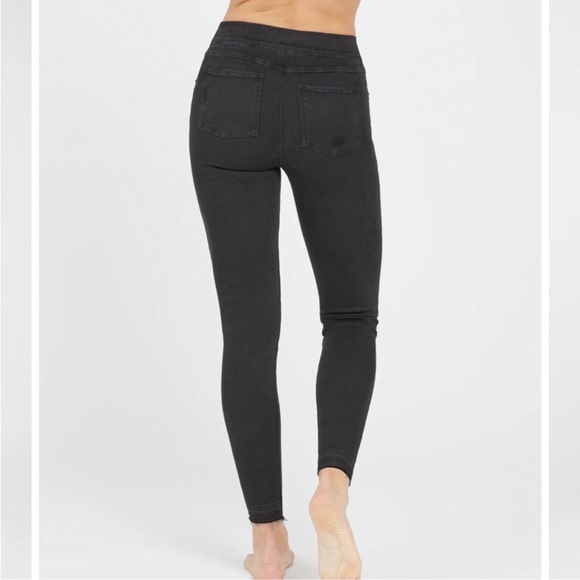 SPANX NWOT Vintage Distressed Ankle Skinny Jeans - Picture 2 of 6